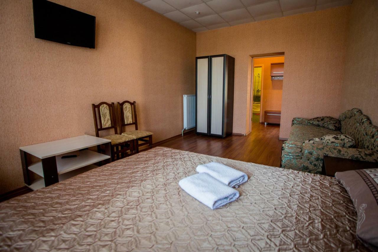 Art Hotel Izmail Bagian luar foto